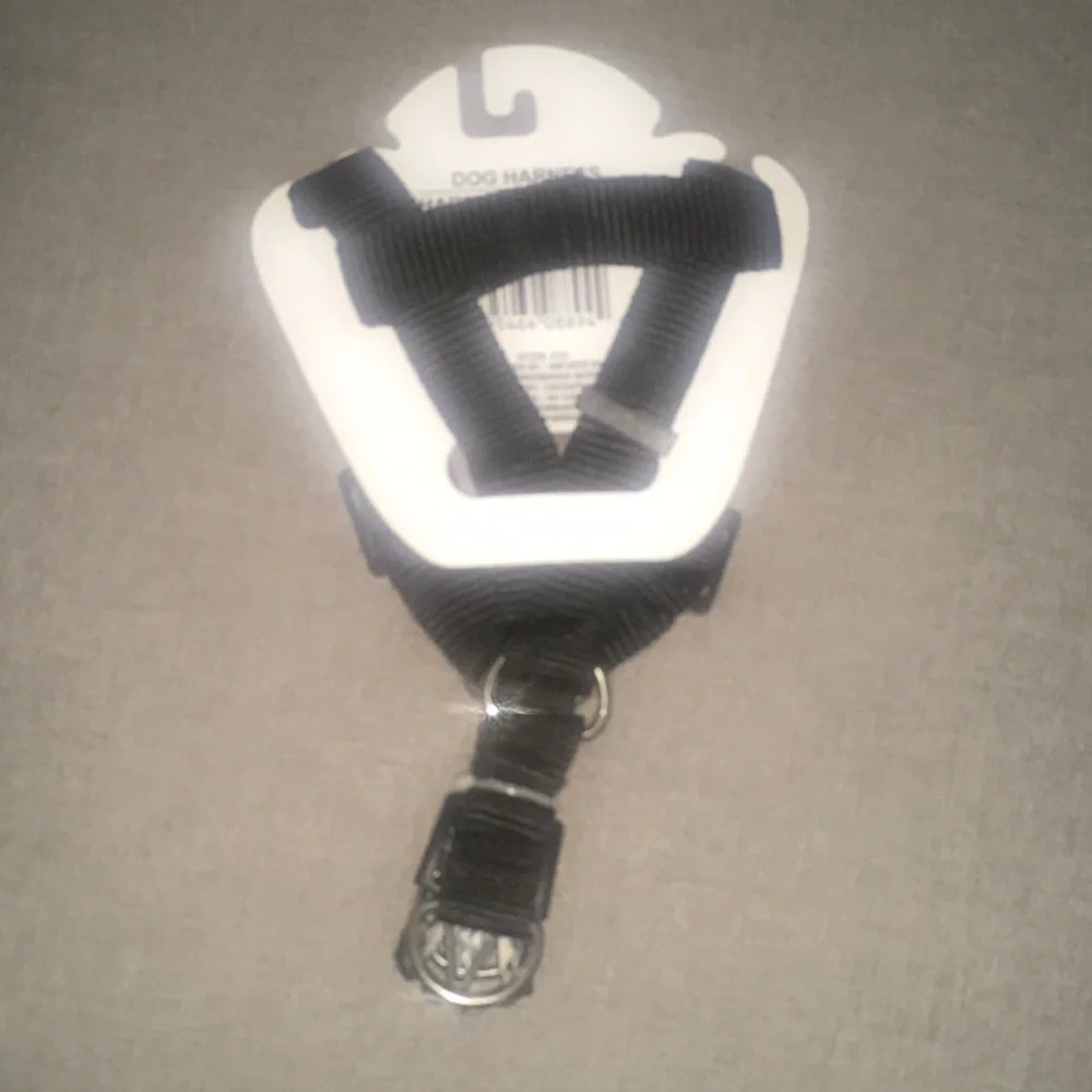 Dog Harness size Large adjustable fits dog’s chest size 20” to 26” says